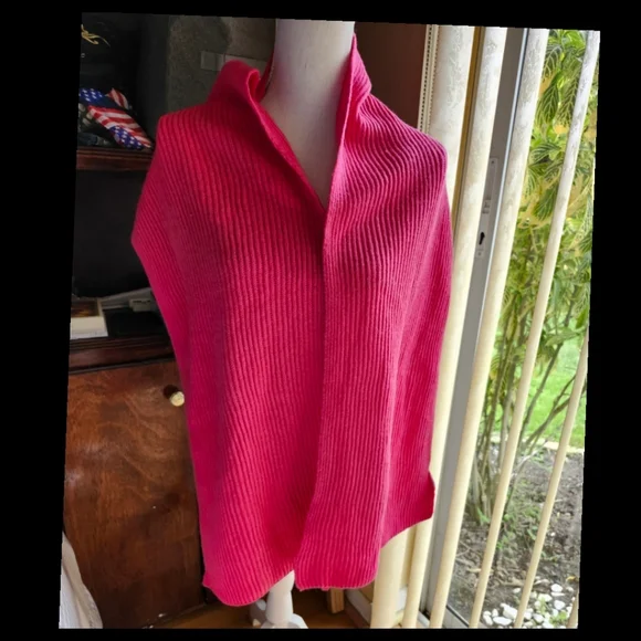 NWT Merino Wool Blend Pink Scarf by Gap● - Picture 3 of 8